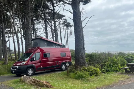 Clifford, the Big Red Van