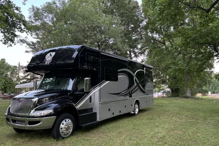2023 Super C Diesel Luxury Motor Coach