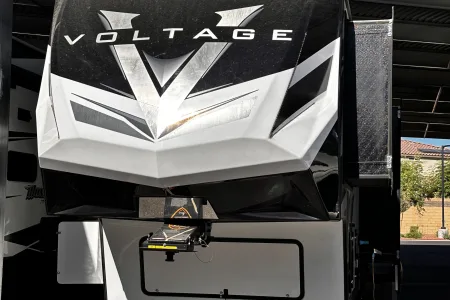 2022 Dutchmen 3351 Toy Hauler