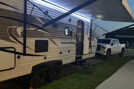 Autumn Sleeps 8 double bunks super clean Starcraft Autumn Ridge LFL1581