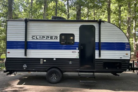 Easy Tow Coachmen Clipper – Cozy and Ready for Adventure!
