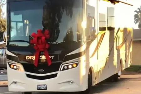 Luxury Class A Precept 34G-Hotel Comfort on Wheels.