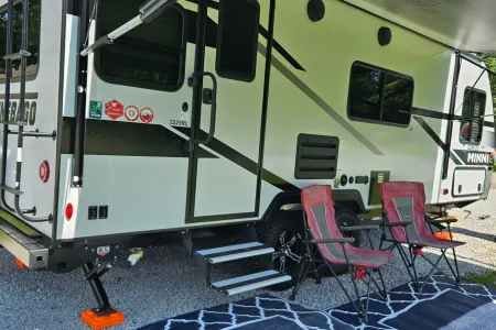 Tow-friendly Minnie Winnie for Easy Adventures