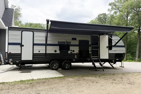 2020 CHEROKEE 26DBH (NO SMOKING)