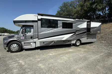 2025 Jayco Seneca 37L