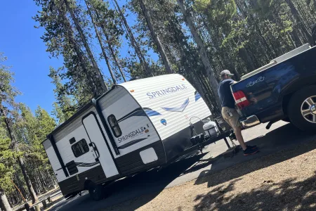 Well-Maintained, Clean & Cozy RV – Ready for Your Next Adventure!
