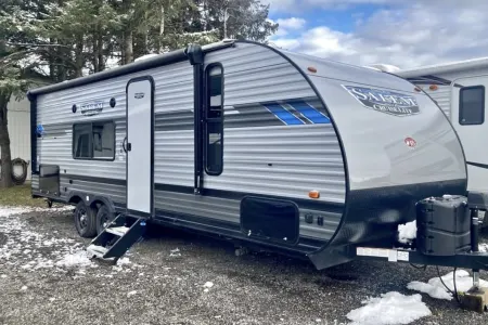 2021 Forest River - 28 Feet - Sleeps 6 - 4,352lbs dry weight!