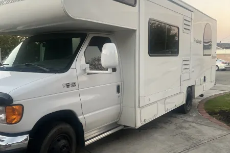 Coachmen Freelander low miles