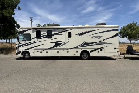 34 Feet of Family Fun