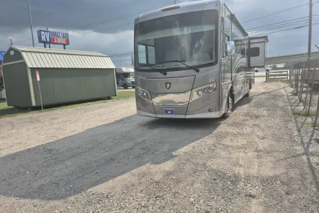 1303 2022 Thor Motor Coach Palazzo 37.5