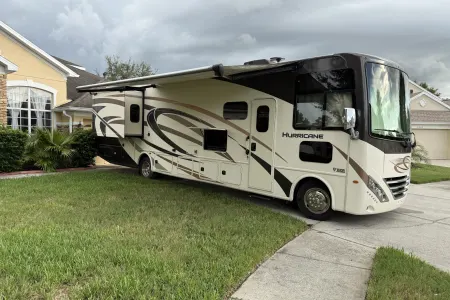 Sunshine Cruiser – Family-Friendly & Adventure Ready