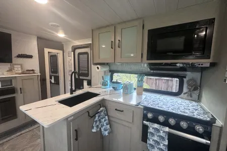 "YHOW" MEET BIGGIE OUR BEACHY RV