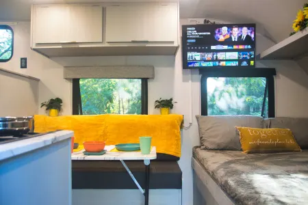 Bunk Beds!  Easy Tow! Sleeps 4 or 5! GWTX 1442