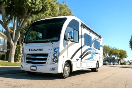 * Taffy Vegas * Slide-out, Sleeps 5, Easy Drive - Sleek Capsule Coach!