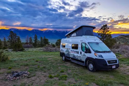 Glamper Van
