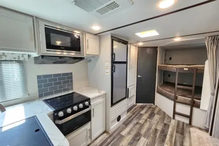 Bullet Shelly: Private BR, Pets OK, Film Production Ready, Delivery