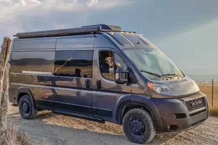 ✪ Adventure Van. Ready to go! AC. Pet Friendly.