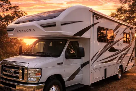 🛞 BRAND NEW TIRES: 2023 Entegra Odyssey – Your Ticket to Fun is Here!