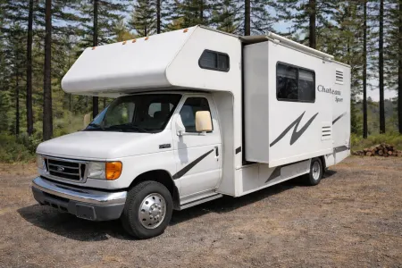 Ford Chateau Sport 24' - Easy to Drive