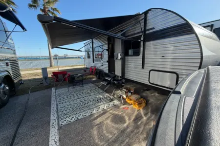 Ready for Summer – Modern 2024 Silver Lake…