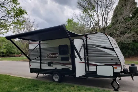 Lantern sleeps 5 (if one is tiny) and tows easy! Perfect for your family!