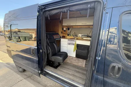 "BlueJean" - 2021 ProMaster HEAT / PORTABLE TOILET / PET FRIENDLY