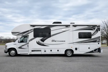 Rare King Bed | Sleeps 8 | Easy to Drive | Jayco Greyhawk 27U