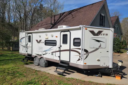Easy-Tow Family Adventure: 2010 Flagstaff V-Lite 26WRB Sleeps 6