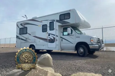 Fleet #C4 Mid-size Class C – 4 adults + 2 kids