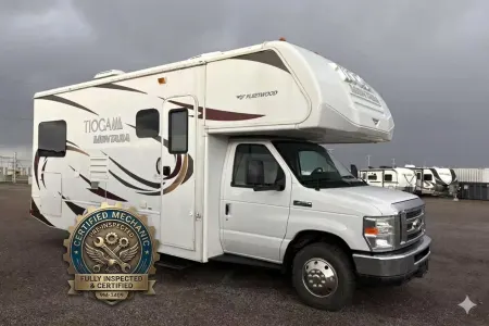 Fleet #C6 Deluxe Class C – 3 adults + 2 kids