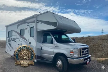 Fleet #C7 Deluxe Class C – 4 adults + 2 kids