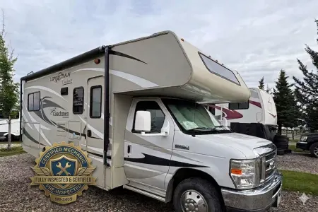 Fleet #C8 Slideout Class C – 4 adults + 2 kids