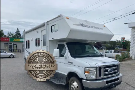 Fleet #C2 Compact Class C – 2 adults + 2 kids
