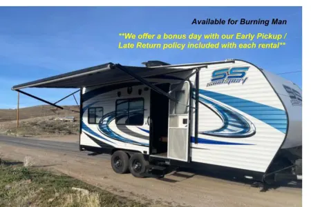 22 ft Toy Hauler with unique layout / Sleeps 6 - aka 'Sammy'