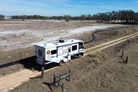 New 2025 Coachmen Pursuit 27XPSF