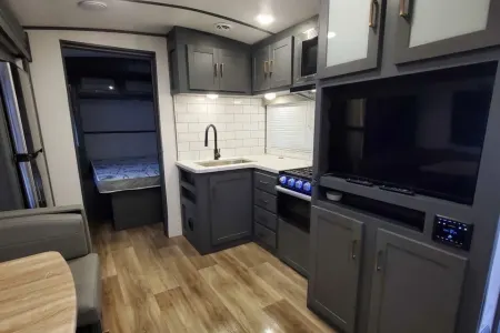 2022 KEYSTONE BULLET ULTRA LITE 29'