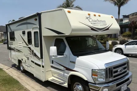 2015 Coachmen Freelander 22QB-Easy-to-Drive, Fully Loaded Adventure Rig!