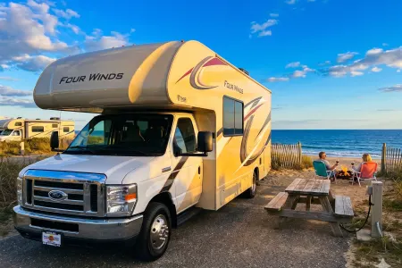 C9 - 2020 Thor - STARLINK WiFi Equipped -10 Sleeper w Bunks! 2 SlideRooms -