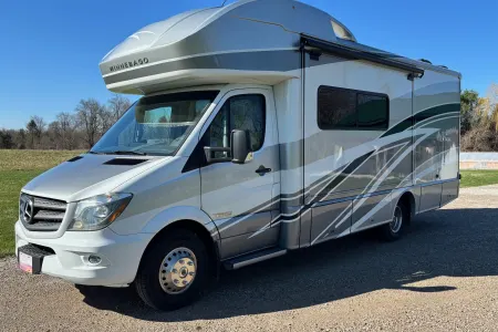 Mercedes Winnebago View - Easy to Drive - Great on Gas