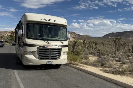 THOR A.C.E 2015 | LOW MILAGE| Cozy Home easy to drive