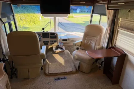 2004 Winnebago Adventurer Luxury Family RV w/ Slide Out, Delivery Available