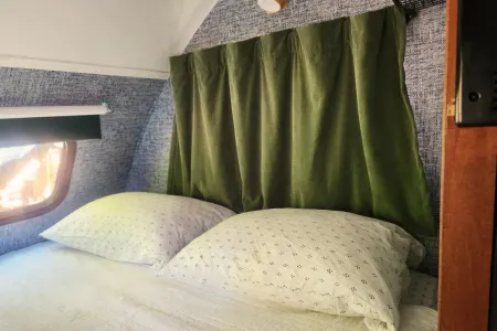 Cozy Lightweight Camper w/ Kitchenette + Toilet