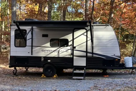 Kimmy’s Adventure Haven – Your Stylish Gateway to the New River Gorge A