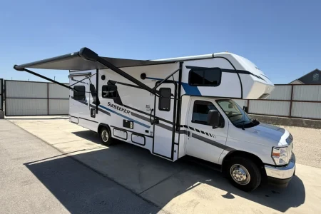 WiFi - Easy to setup - Sleeps 6 - Fits in State Parks (2)