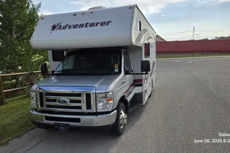 Class C 23RD Adventurer - Fully Loaded inc. 4 Seasons