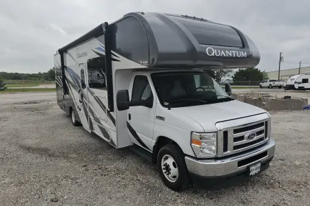 Your Ultimate Family Road Trip Starts in the Thor Quantum 31LF