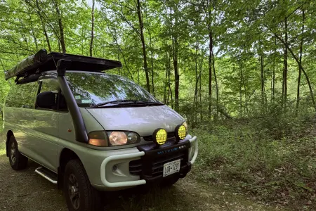 "Budgie" the Japanese overland van - sleeps 4