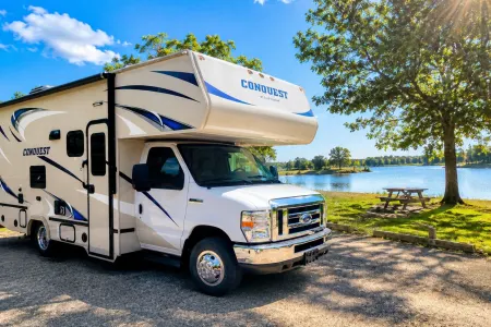 Gulf Stream Conquest – Luxury Family RV, Sleeps 6, Pet Friendly | 2019
