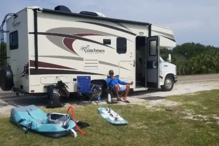 Coachmen Freelander 24ft slide dog friendly