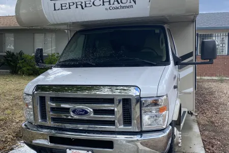 2020 Coachman Leprechaun 31 foot!